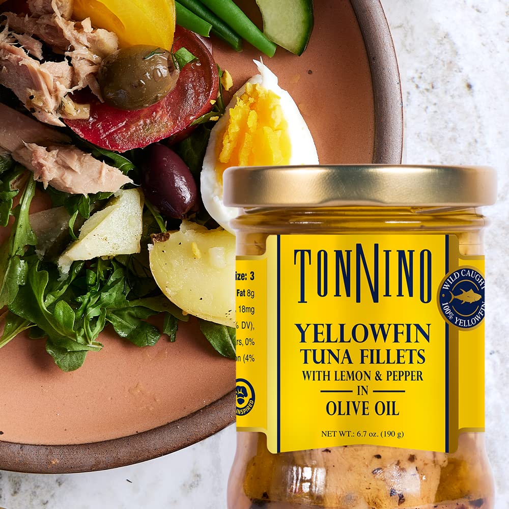 Tonnino olive oil pour highlighting glossy texture and flavor benefit