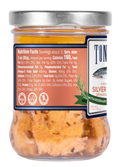 Tonnino fillet close-up texture in oil, highlighting flaky salmon and moistness benefit