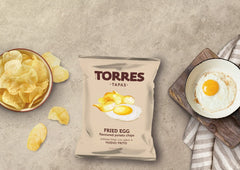 Torres Selecta chip close-up highlighting crisp texture and golden color for satisfying crunch