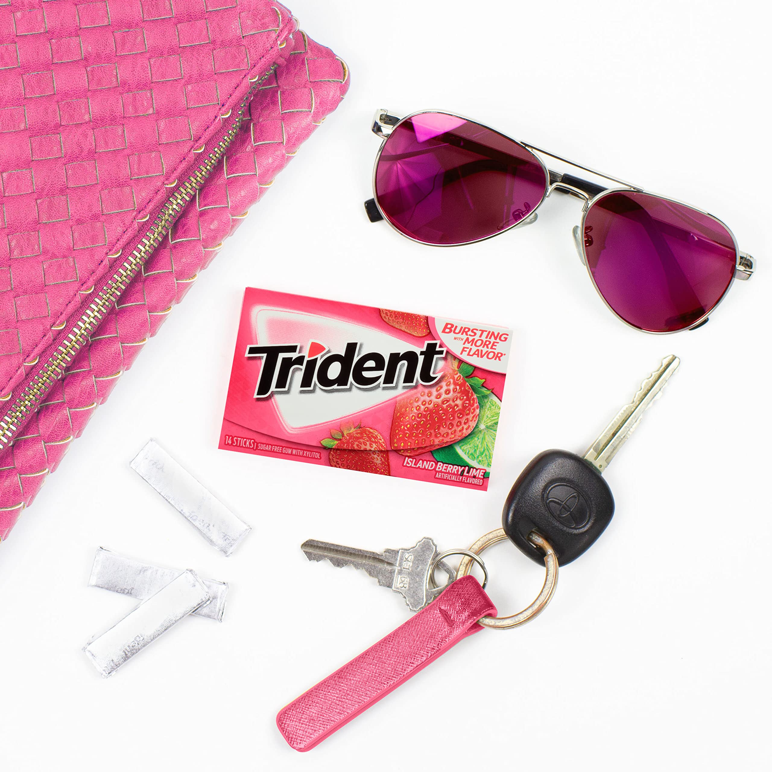 Trident chew texture close-up showing durable gum for long-lasting flavor