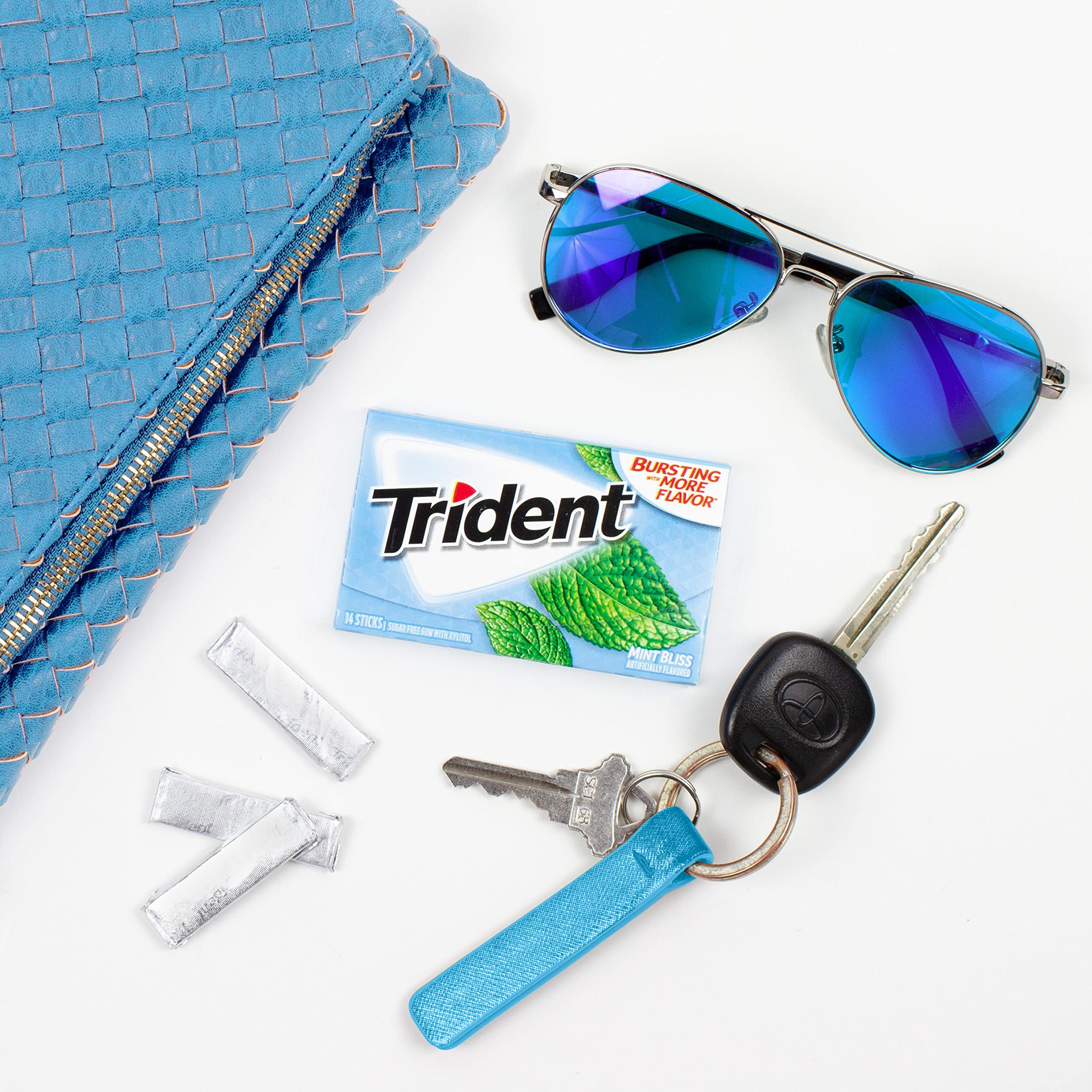 Trident Mint Bliss on an office desk offering quick breath refresh at work