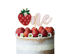 VANGNING strawberry topper front view adds charm to cakes