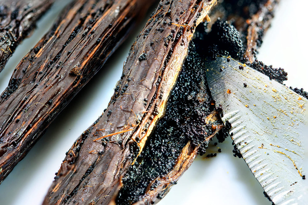 Vanilla Bean Kings Madagascar vanilla beans pile illustrating high-quality bean benefit