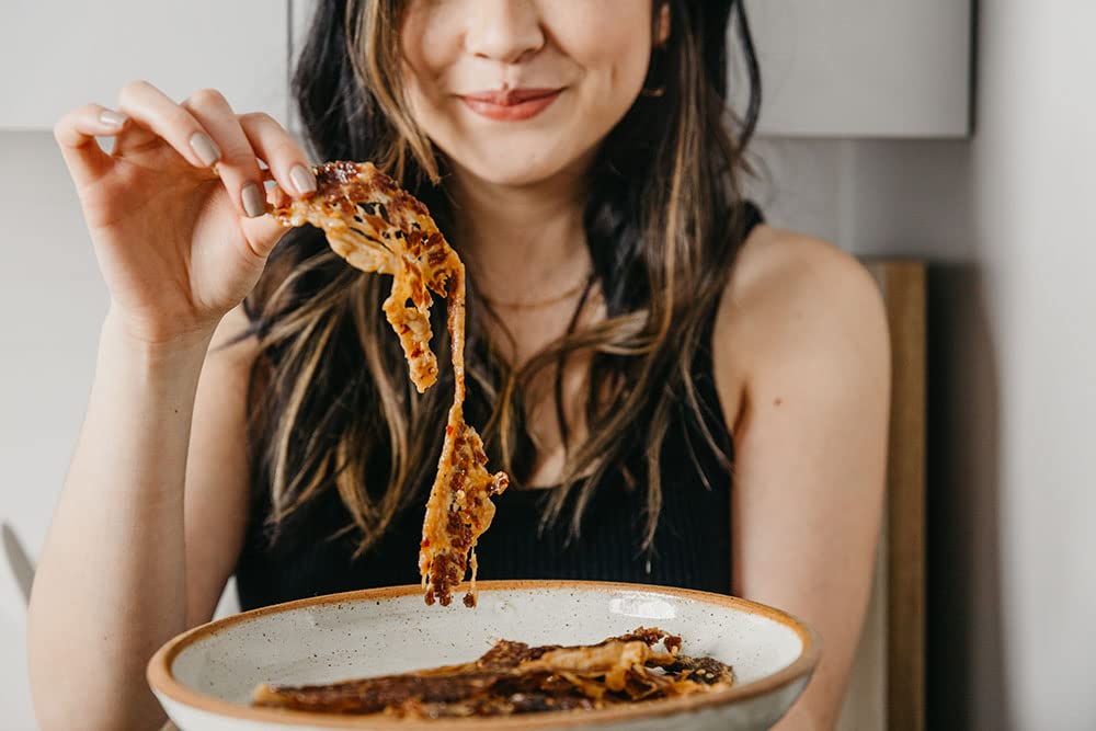 Weekend Jerky label close-up listing grass-fed and no nitrates benefits