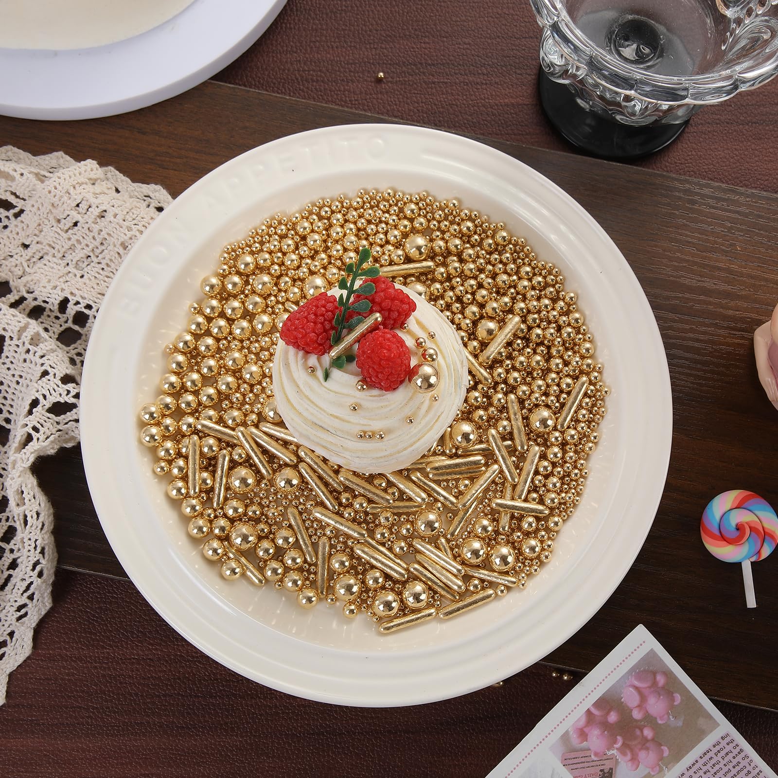 Decorated cupcake with Weraru gold pearls staged for party, showcasing instant upscale look