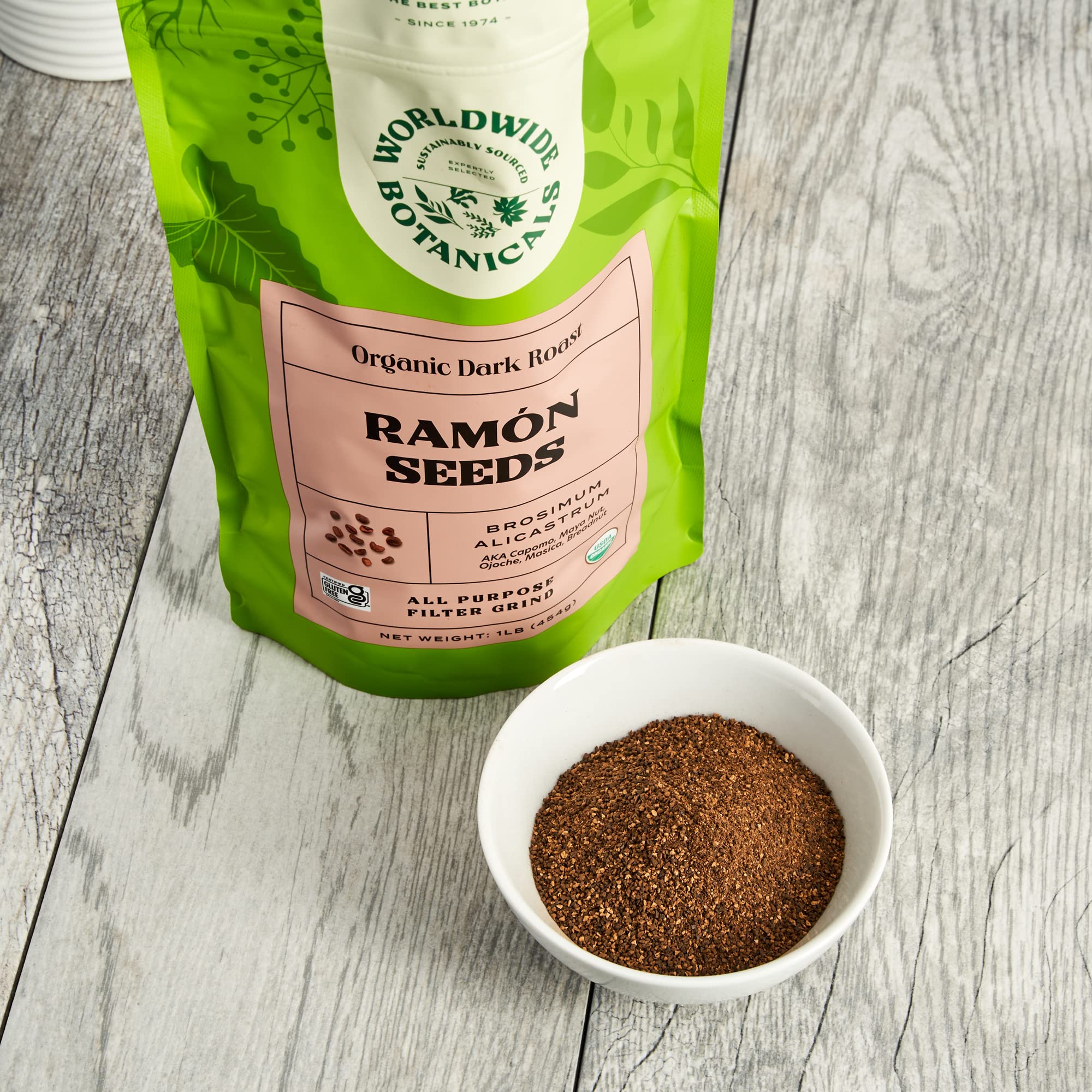 Worldwide Botanicals serving suggestion: Ramón brew with milk, showing creamy pairing