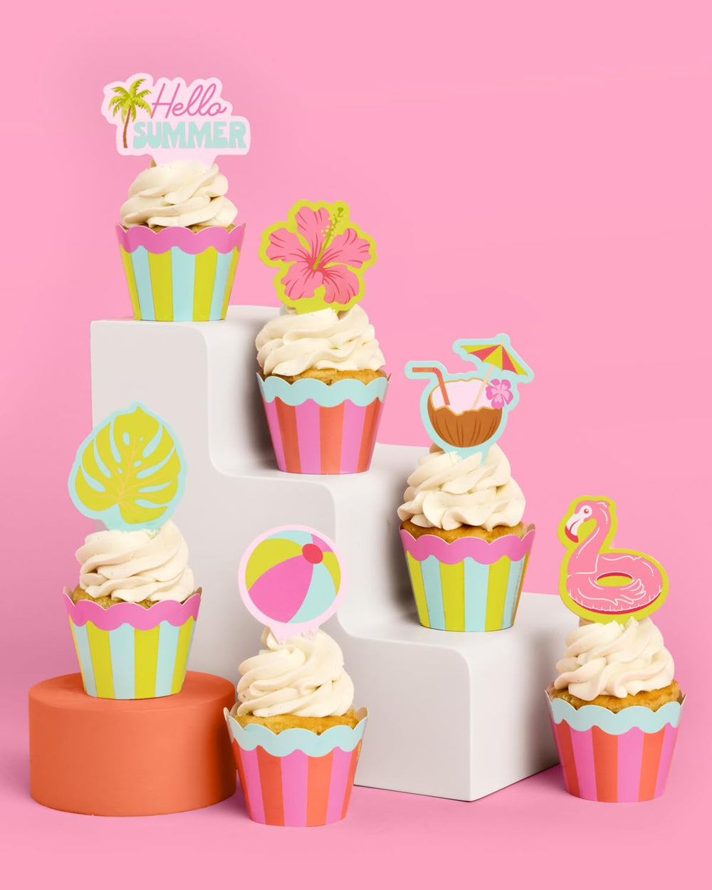 xo, Fetti topper on a standard cupcake showing correct scale and neat fit