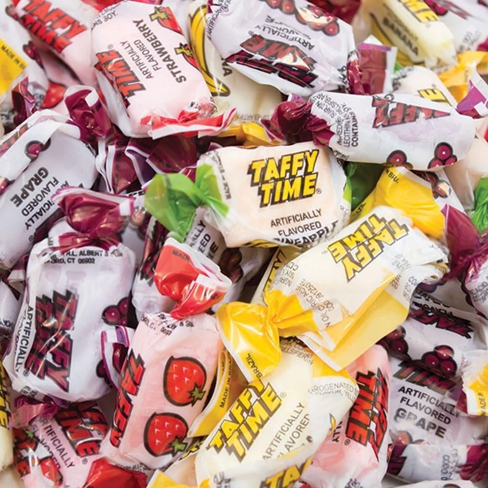 YANKEETRADERS front-package showing 2-pound bulk bag and assorted fruit chews