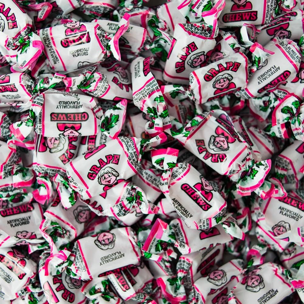 YANKEETRADERS front packaging showing 2 pound bulk bag, clear branding and grape chews visible