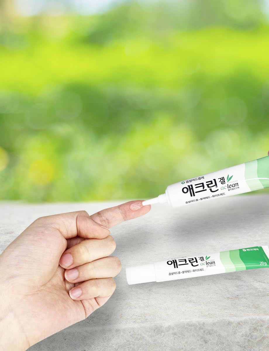 Generic Yeongo Gel clear texture close-up demonstrating fast-absorbing, non-greasy finish