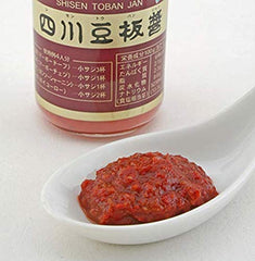 Youki doubanjiang in stir-fry demonstrating quick flavor boost and vibrant color in dishes