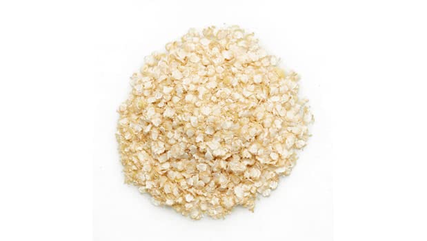 Yupik close-up of quinoa flakes texture for quick-cooking benefit
