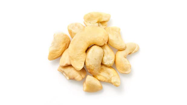 Yupik close-up of cashew butts texture showing crunchy buttery benefit