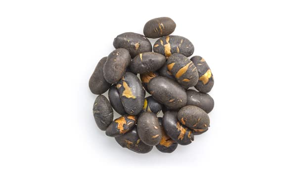 Yupik close-up of roasted bean texture highlighting crunchy nutty bite