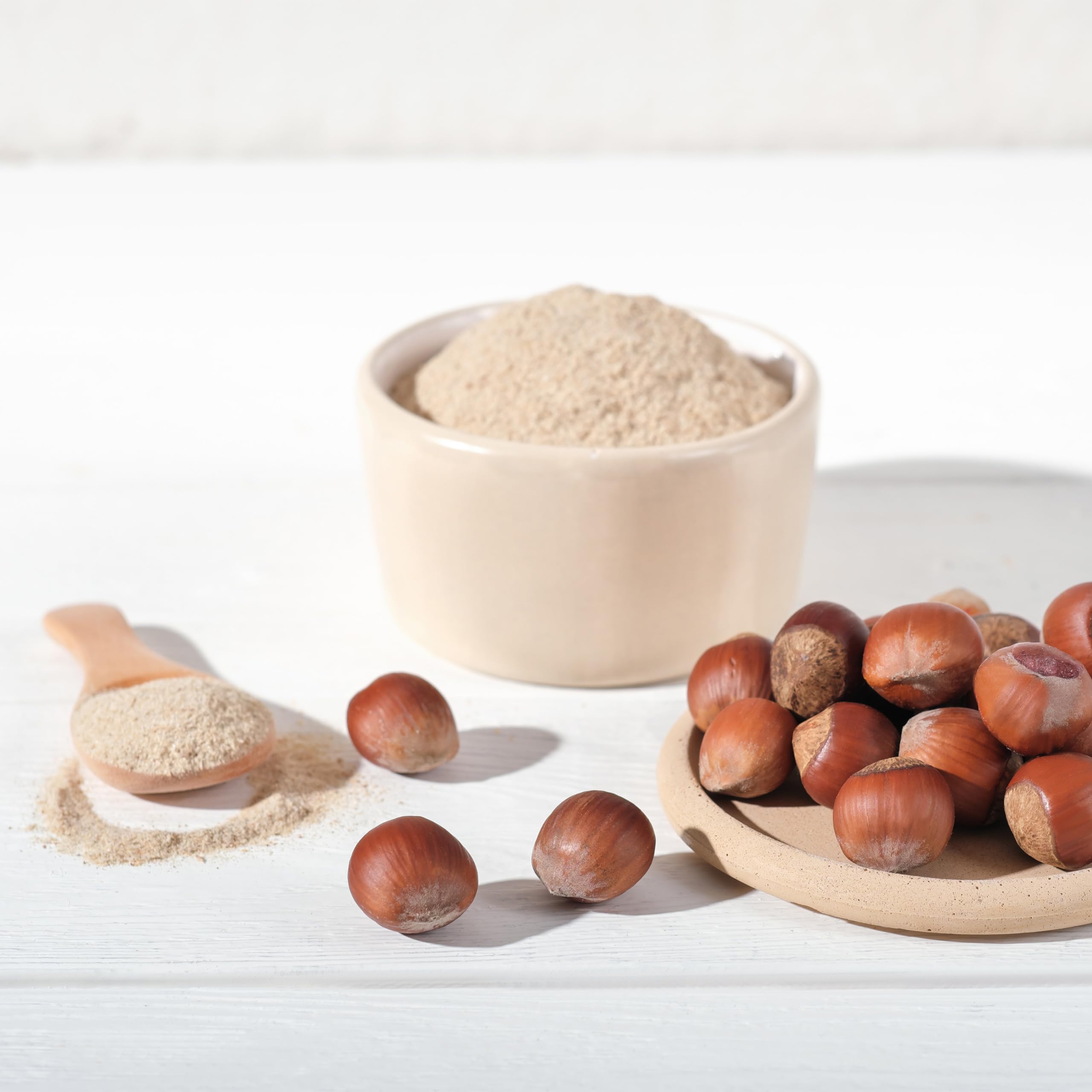 Yupik scoop and scale displaying serving size and measurement clarity