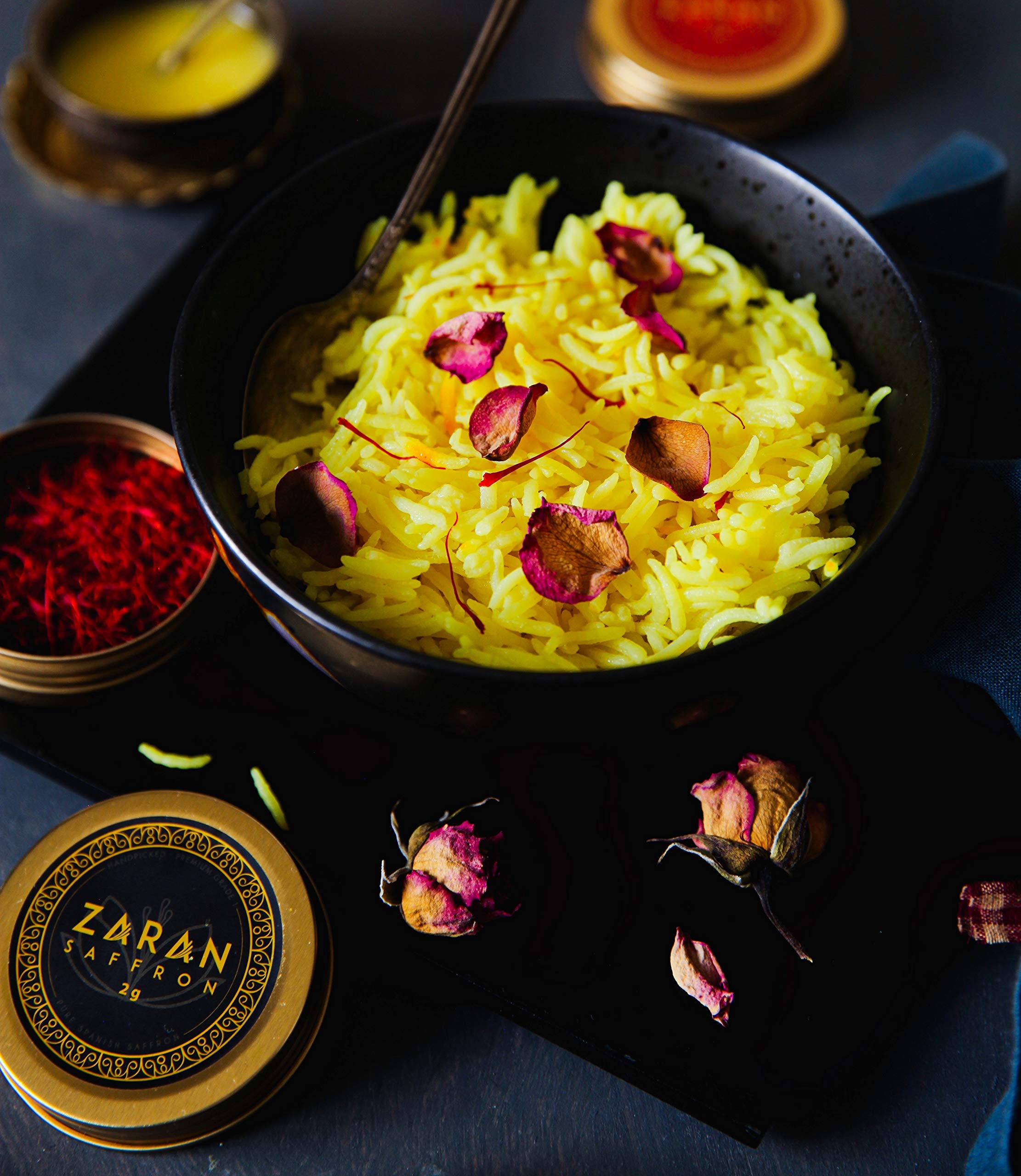 Zaran Saffron steeping in cup showing aromatic tea infusion benefit