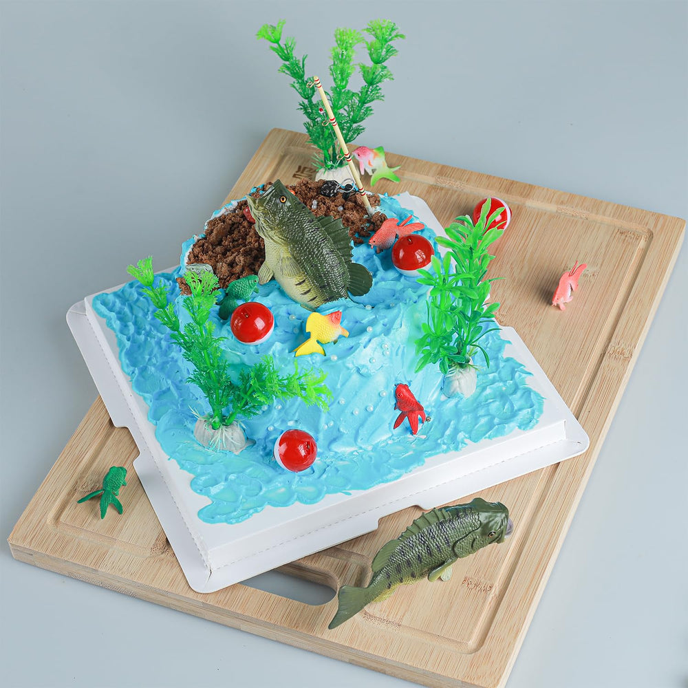 zHzHGuo detailed perch model on cake offering lifelike focal catch appeal